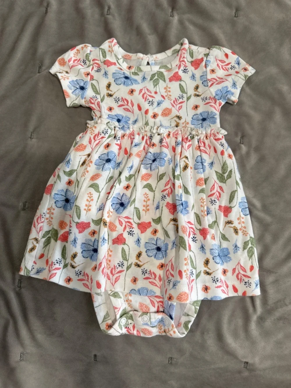 Baby girl clothes tops, bottoms, bodysuits size 6-9 Months